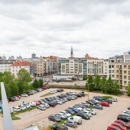 Studio di 35 m² in Appartamento con 1 bagno privato in zona Poznan Centro Esterno foto