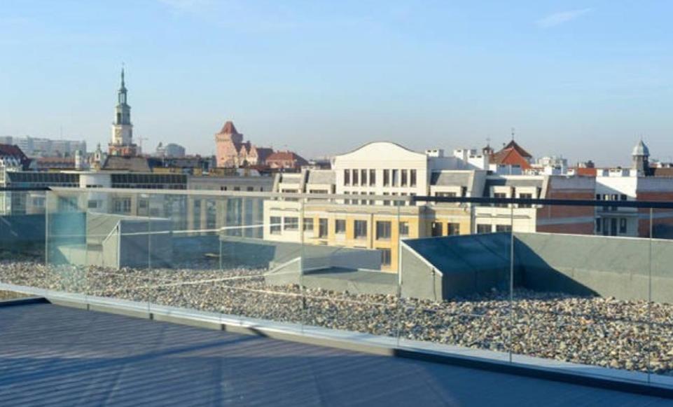 Studio di 35 m² in Appartamento con 1 bagno privato in zona Poznan Centro Esterno foto