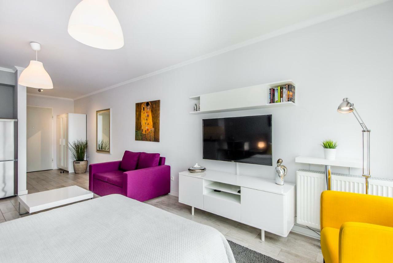 Studio di 35 m² in Appartamento con 1 bagno privato in zona Poznan Centro Esterno foto