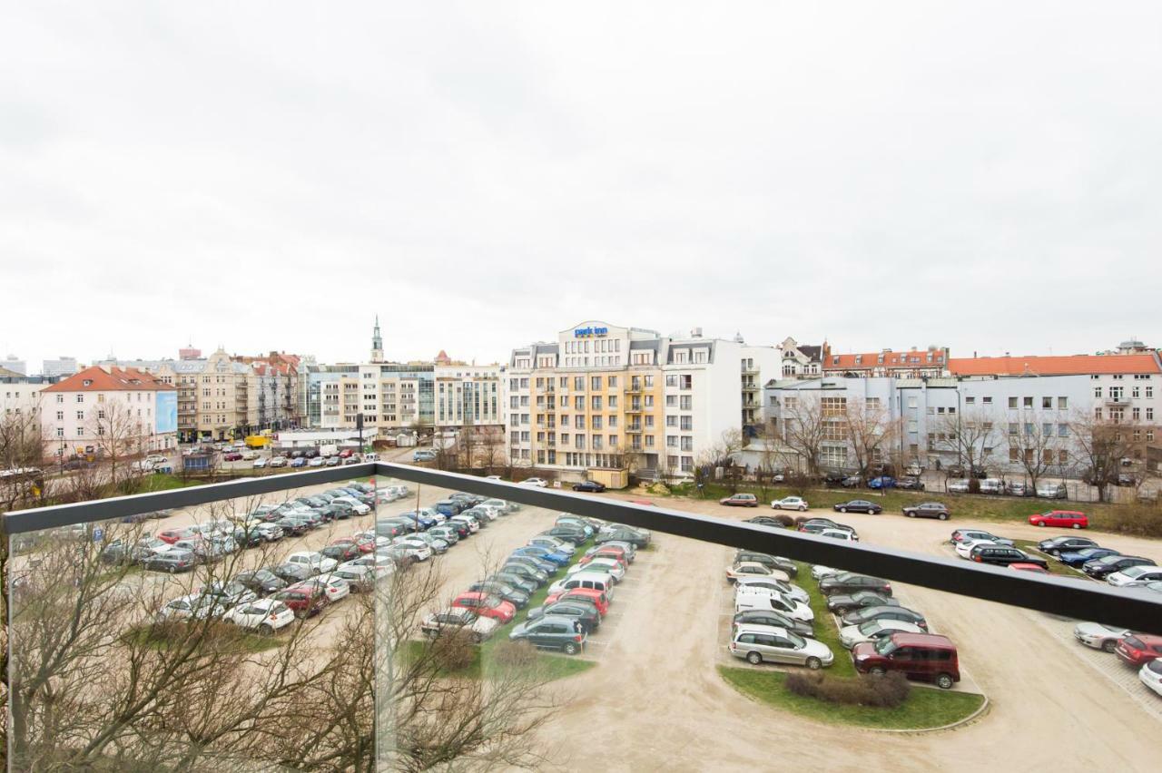 Studio di 35 m² in Appartamento con 1 bagno privato in zona Poznan Centro Esterno foto