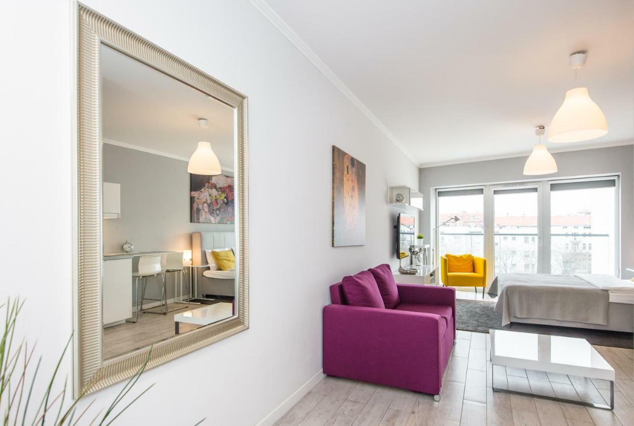 Studio di 35 m² in Appartamento con 1 bagno privato in zona Poznan Centro Esterno foto