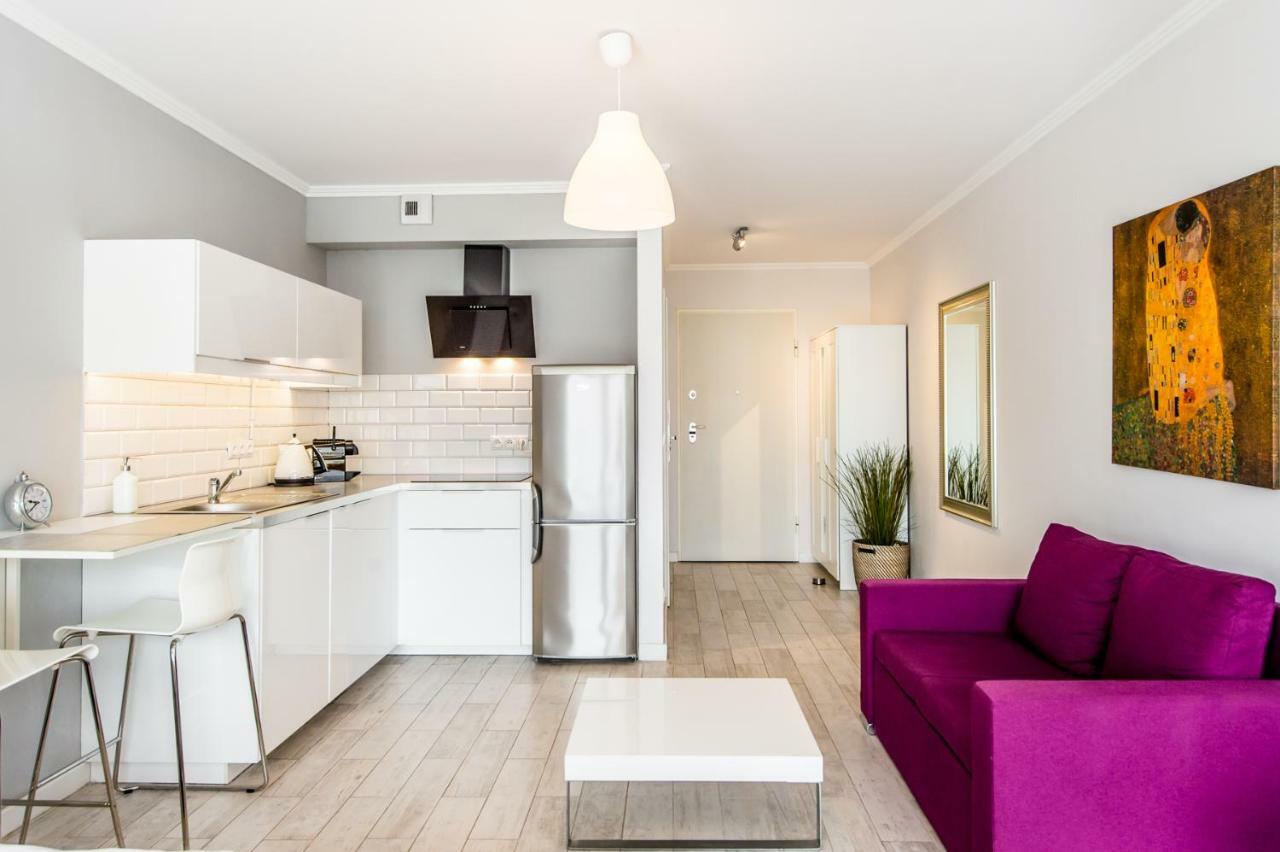 Studio di 35 m² in Appartamento con 1 bagno privato in zona Poznan Centro Esterno foto